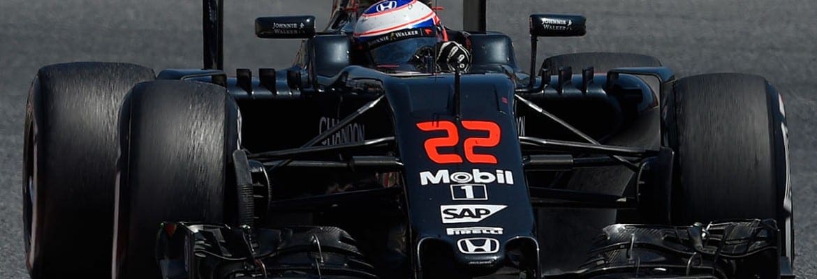 Button lamenta abandono de Alonso e comemora dois pontos