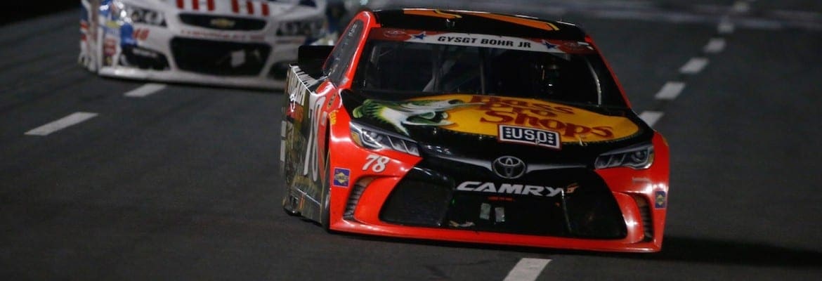 Martin Truex Jr. domina quase completamente a Coca-Cola 600