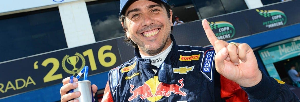 Cacá Bueno bate Barrichello no final e marca segunda pole-position consecutiva