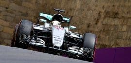 Hamilton mantém o ritmo e fecha a sexta-feira na frente