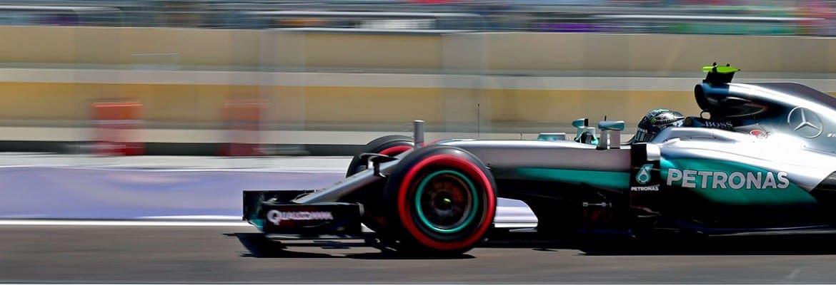 Rosberg espera corrida cheia de ultrapassagens e fica alerta com Hamilton