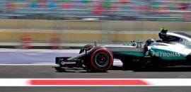 Rosberg espera corrida cheia de ultrapassagens e fica alerta com Hamilton
