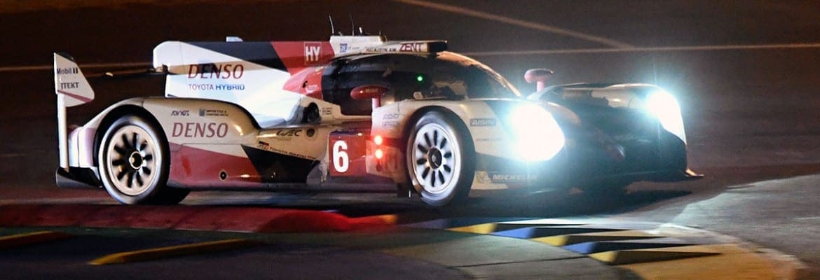 Metade das 24 horas já se foram e Toyota segue na liderança