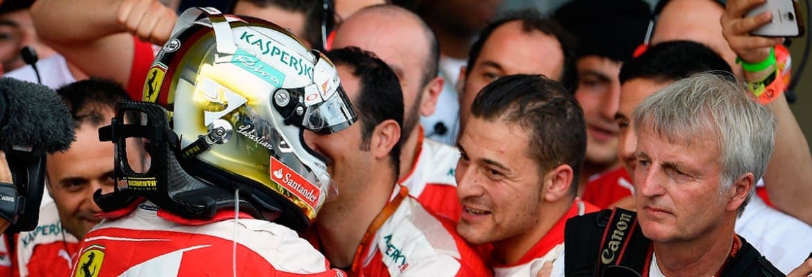 Sebastian Vettel comemora a recuperação da Ferrari