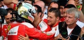 Sebastian Vettel comemora a recuperação da Ferrari