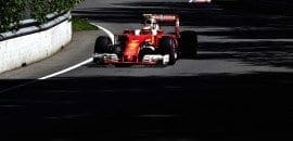 Kimi Raikkonen sofre com dirigibilidade do seu carro