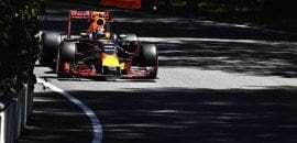 Verstappen toma reprimenda por atrapalhar Bottas