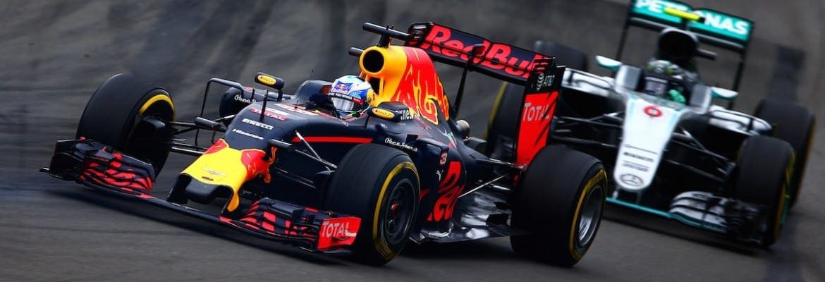 Ricciardo feliz por dividir garagem com Verstappen até 2018