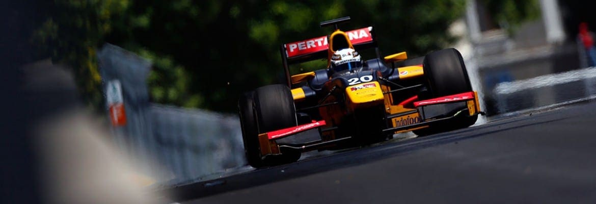 Antonio Giovinazzi vence a principal corrida da GP2 em Baku, no Azerbaijão