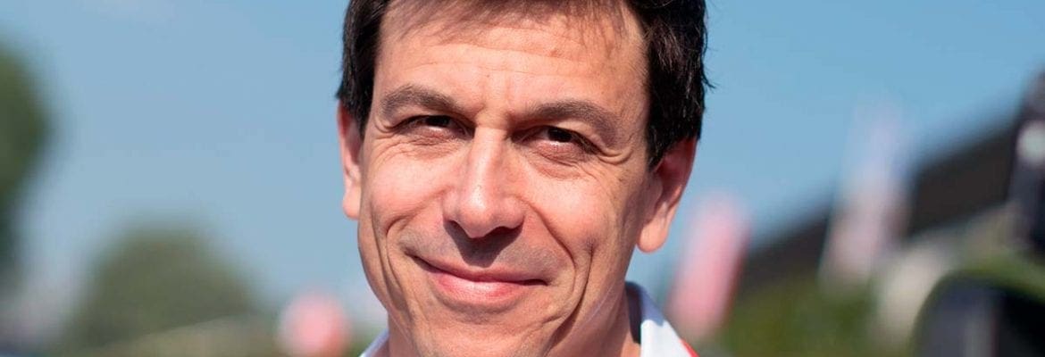 Wolff deve continuar na Mercedes pelos próximos anos