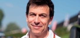 Toto Wolff se arrepende por ordens dadas a Hamilton em Abu Dhabi