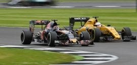 Daniil Kvyat comemora ponto conquistado na Inglaterra