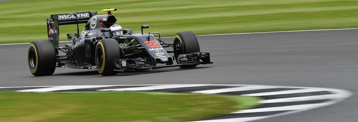 Button revela que asa solta o impediu de passar ao Q2