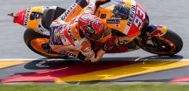 Com uma estratégia perfeita, Márquez vence e abre vantagem no campeonato