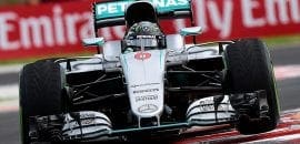 Hamilton bate e Rosberg é o mais rápido na segunda sessão