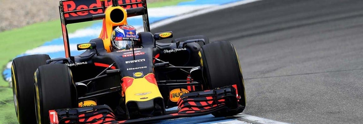 Verstappen afirma que Red Bull não está longe da Mercedes