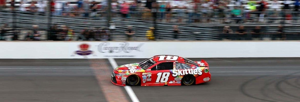 Kyle Busch domina etapa de Indianápolis mais uma vez