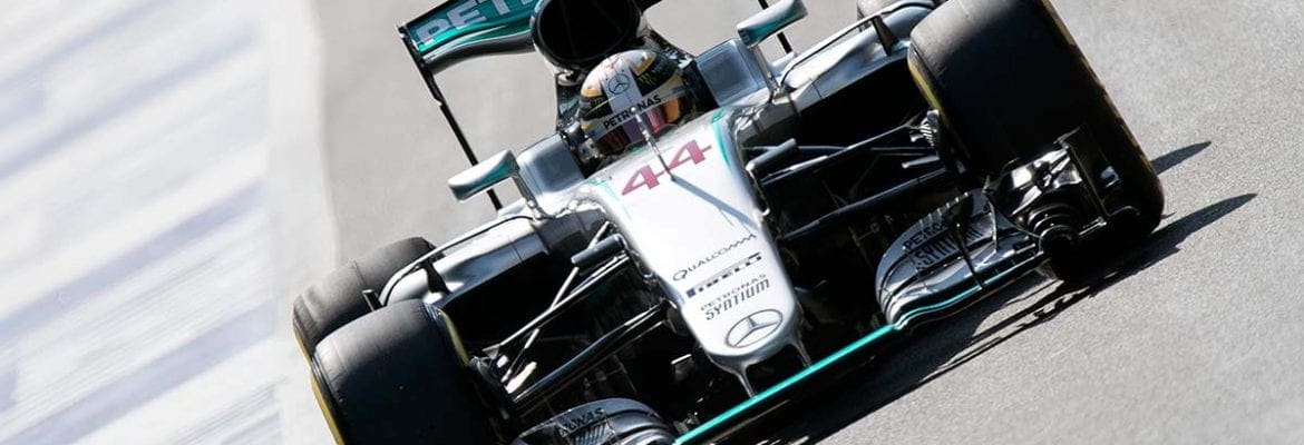 Largando do fundo do grid, Hamilton agradece trabalho da equipe