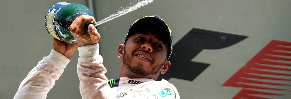 Hamilton surpreso com o pódio depois de largar em último