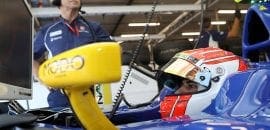 Com falta de aderência e volta cancelada, Nasr consegue apenas o 17º lugar no grid