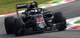 Sobre o halo, Button comenta: “Não houve grandes problemas”