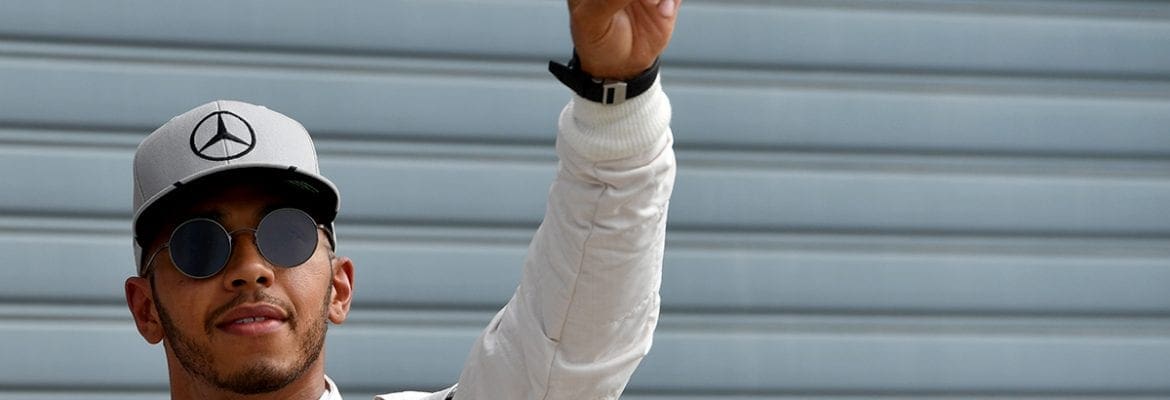 Hamilton sobre a pole: “foi poesia em movimento”