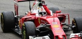 Sebastian Vettel comemora pódio na casa da Ferrari