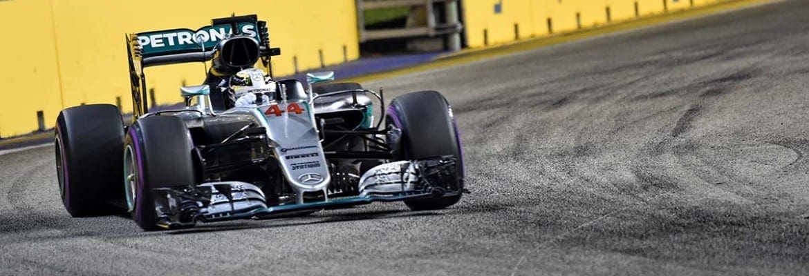 Terceiro no grid, Hamilton elogia Rosberg e potencial da Mercedes
