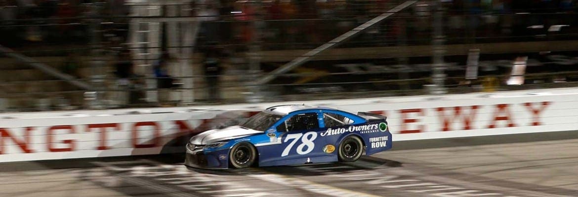Martin Truex Jr vence em Darlington na NASCAR