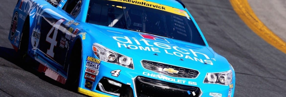 Harvick vence corrida de New Hampshire ao superar Kenseth no final
