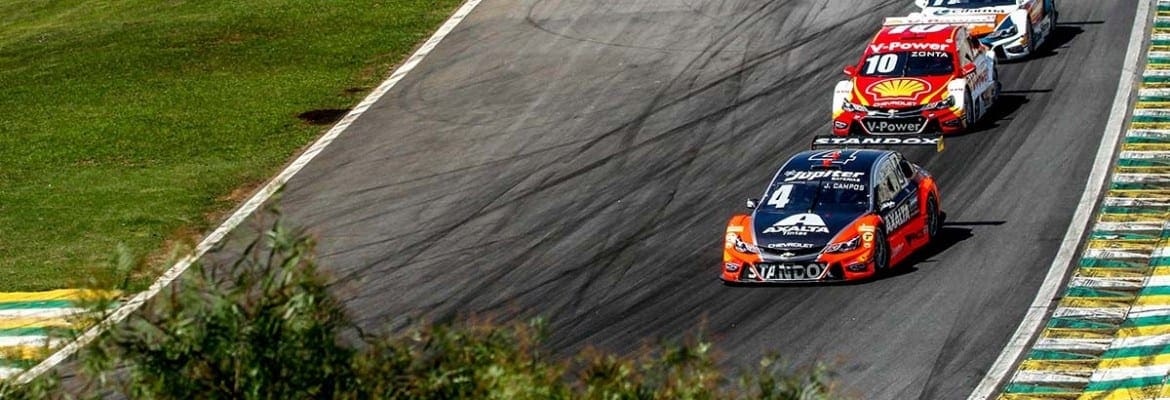 Pódio escapa de Julio Campos nas últimas voltas