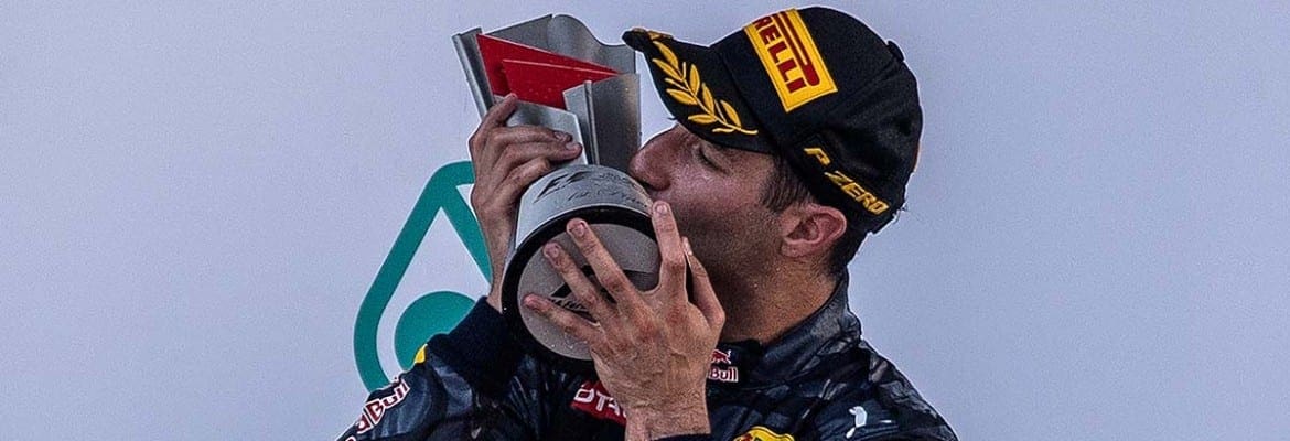 Ricciardo aliviado depois de bater na trave três vezes em 2016