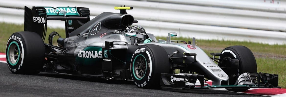 Com pista úmida, Rosberg é mais uma vez o mais rápido no último treino livre de Suzuka