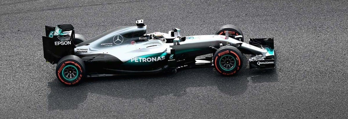 Hamilton mantém otimismo apesar de ter perdido mais terreno