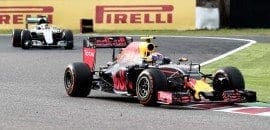 Mercedes protesta por punição a Verstappen, mas depois volta atrás