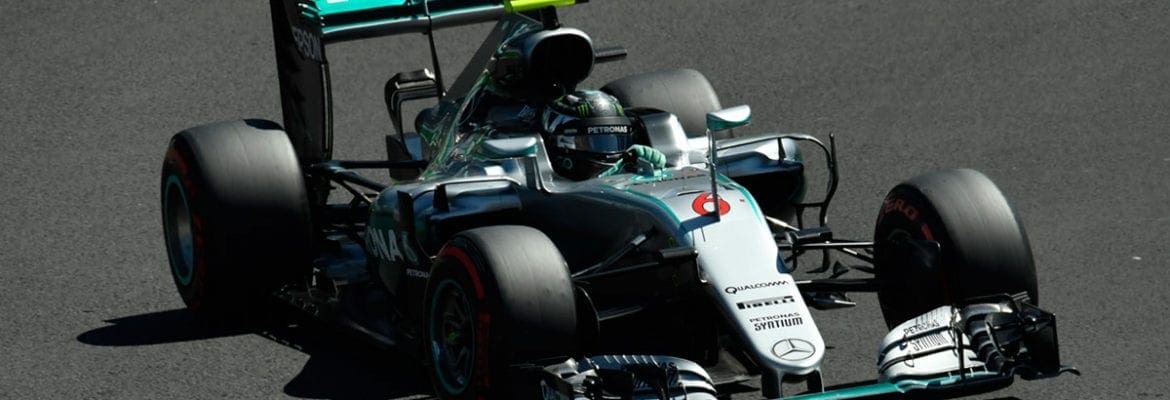 Largando em segundo, Rosberg pode ser campeão hoje