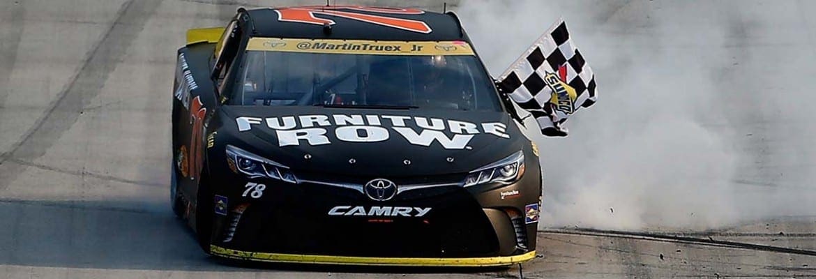 Truex Jr domina concorrentes e vence no oval de Dover
