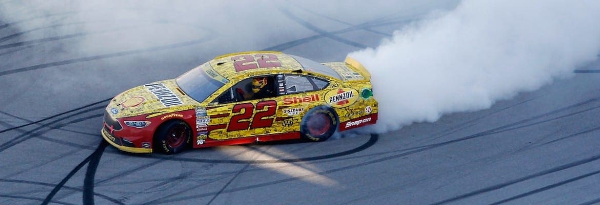 Joey Logano vence em Talladega e quatro pilotos estão fora do ‘Chase’