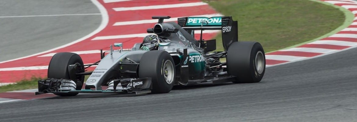 Nico Rosberg completa 60 voltas de testes na Espanha