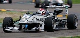 Pedro Piquet faz corridas de recuperação, mas fica fora dos pontos em Ímola