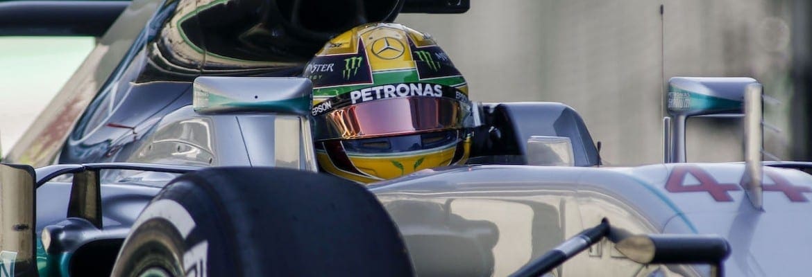 Hamilton fecha a sexta-feira na frente em Interlagos, Massa é 4º