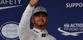 Conquistando sua 60º pole, Hamilton sai feliz por largar na frente no Brasil