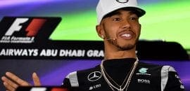 “Parece um navio”, declarou Hamilton sobre nova W08