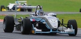 Hahn domina pista molhada para vencer pela 1ª vez na F-3 Brasil