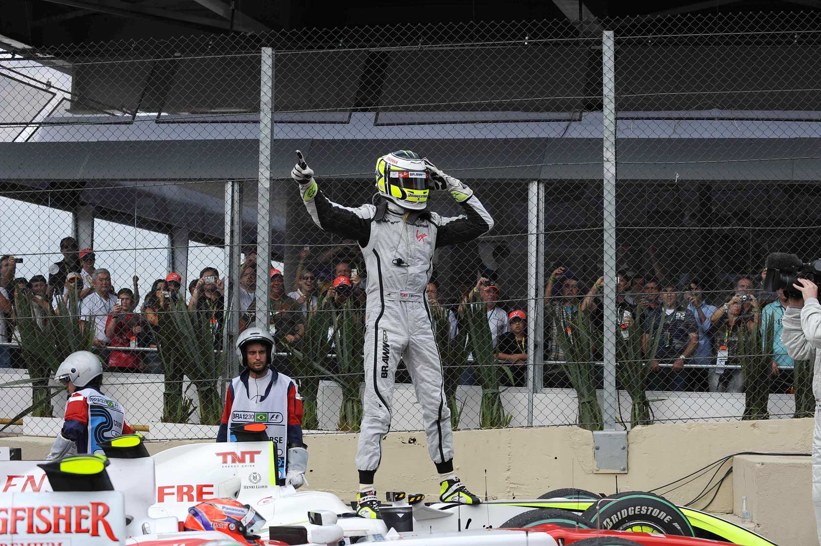 F1: Button admite desejo de voltar às pistas após aposentadoria F1: Button admite desejo de voltar às pistas após aposentadoria