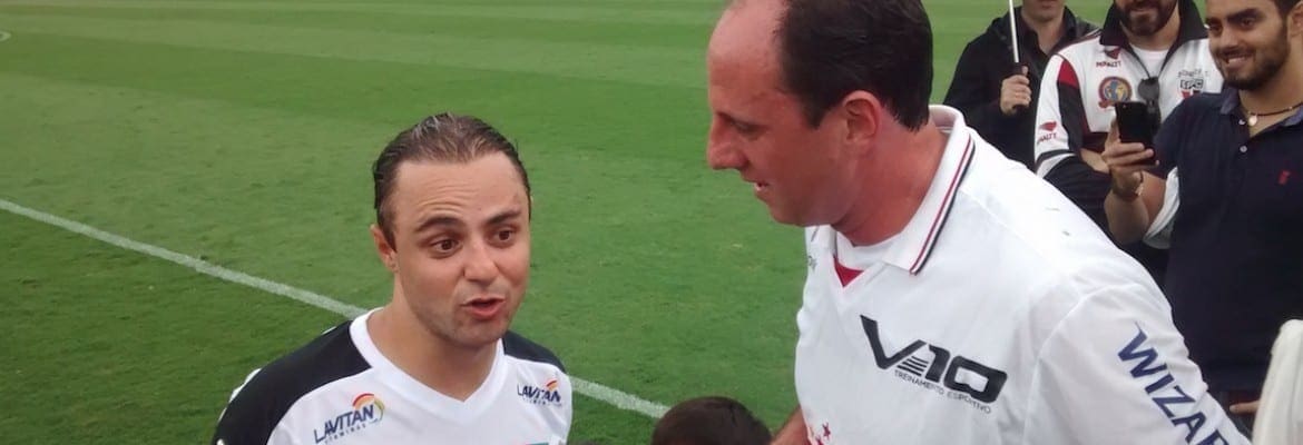 Massa reúne amigos, bate bola no Morumbi e relembra homenagem em Interlagos