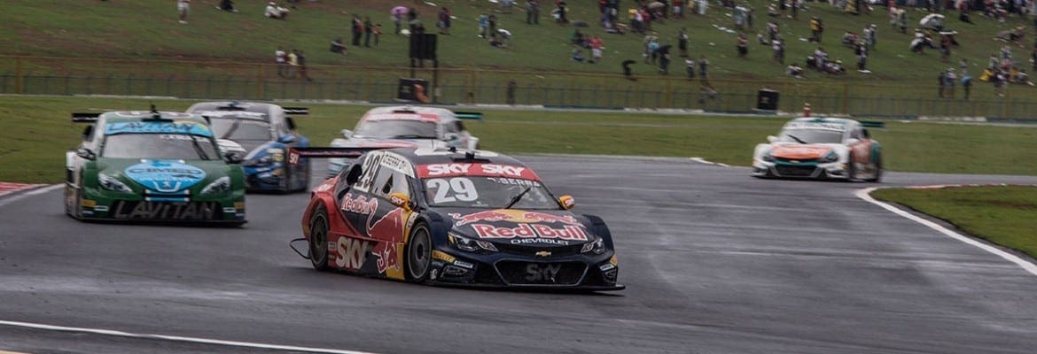 Red Bull Racing pontua com Serrinha e vê pancada forte de Cacá