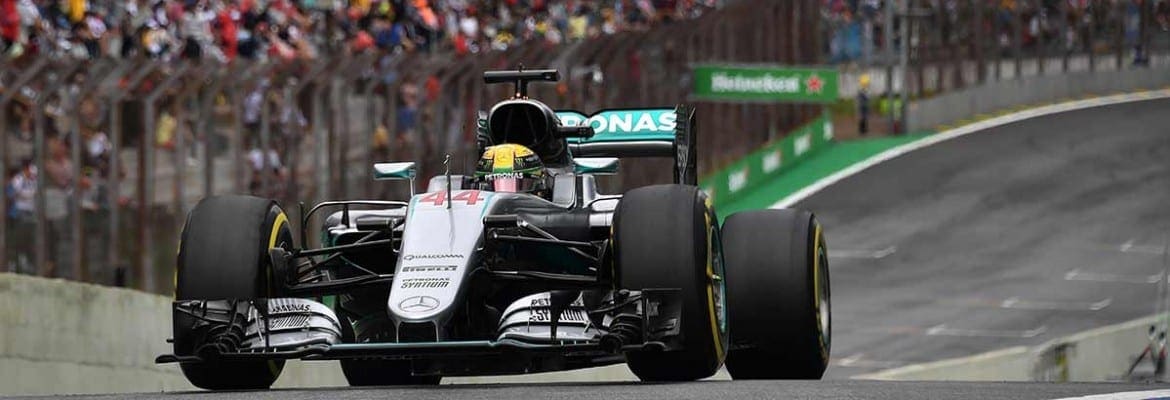 Lewis Hamilton crava a pole do GP do Brasil e coloca pressão em Rosberg