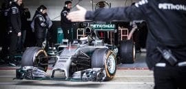 Vídeo: Lorenzo testa Mercedes de F1 em Silverstone