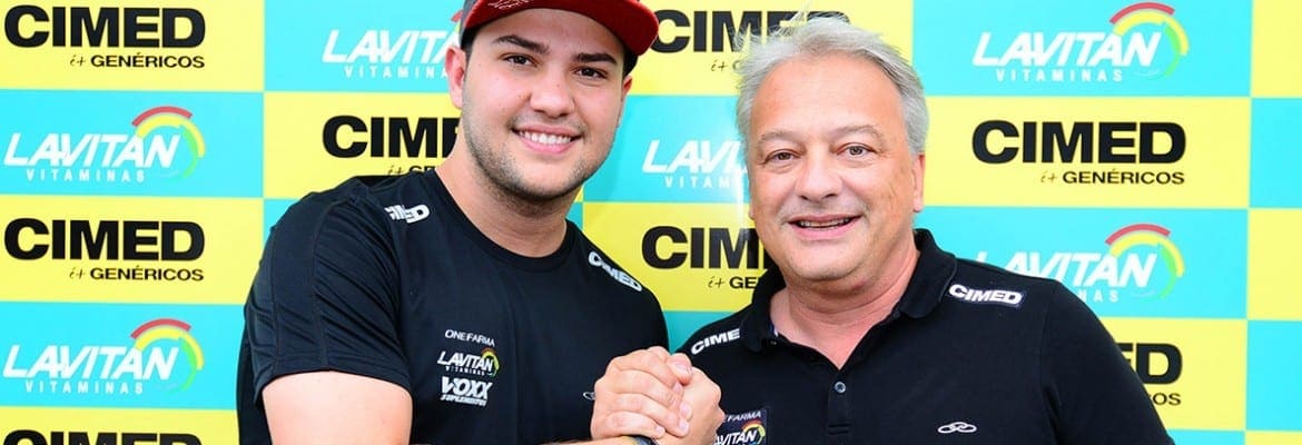 Felipe Fraga renova com a Cimed Racing